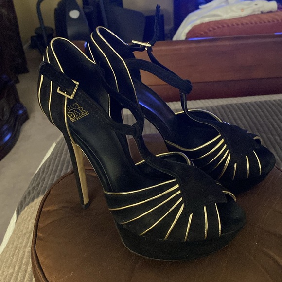 Women’s high heels in black suede with gold trim - Picture 3 of 7